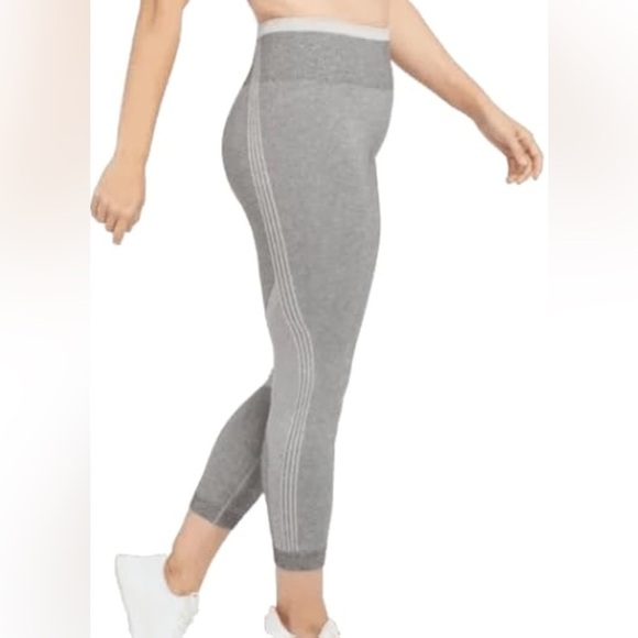 SPANX Pants - SPANX Women's Seamless Sculpt Leggings Neutral Workout Running Gym Size Medium
